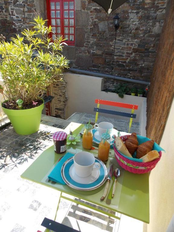 Chambre de la Nonne en vacances Dol-de-Bretagne Extérieur photo
